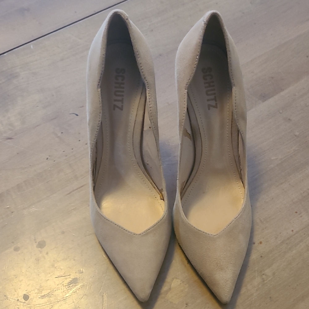 Schutz Cream Pointed Toe Heels